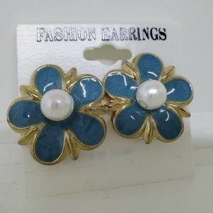 VTG Gold Tone Blue/green Forget Me Not Flower Pearl Clip Earrings-ORIGINAL CARD